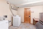 Shared Laundry Room - Gateway 5055 - Keystone CO